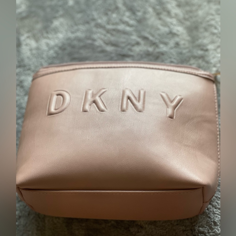Makeup pouch
